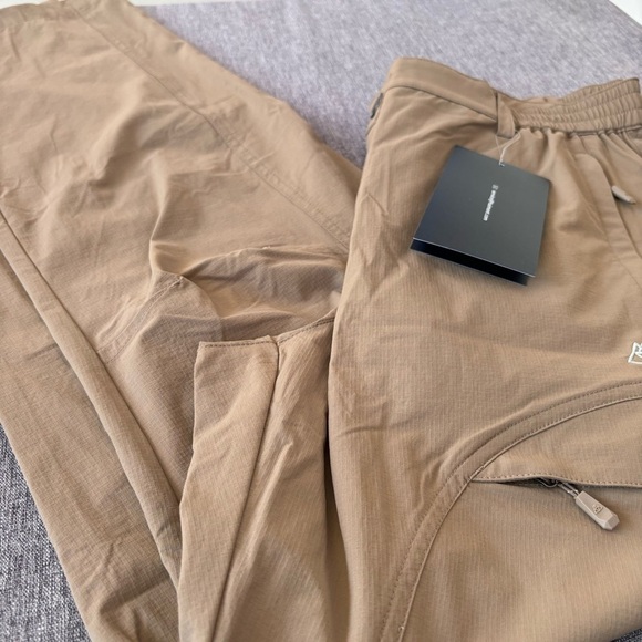 Haimont Men's Hiking Pants with 6 Zip Pockets, Medium - Picture 6 of 10